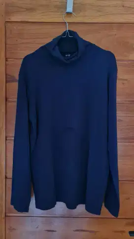 UNIQLO Sweater Turtle Neck, Size L, Navy