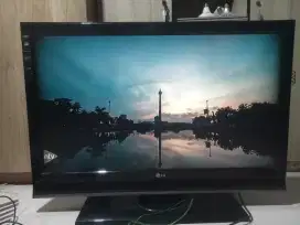 TV LG LCD 42 inch .