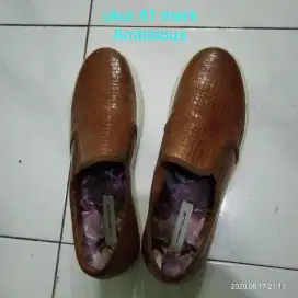 Sepatu Pria Coklat Ambitius