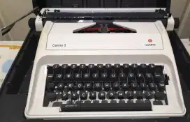 Dijual mesin tik merk olympia