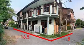 DIJUAL - Rumah Kost / Usaha. Luas, Besar, Strategis dan Menguntungkan