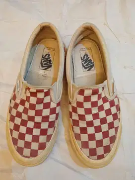 Sepatu Vans Kotak-Kotak Merah