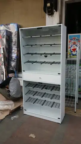 RAK SEPATU JUMBO