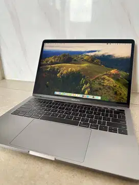 Macbook Pro 13 2018 i7 16 256gb