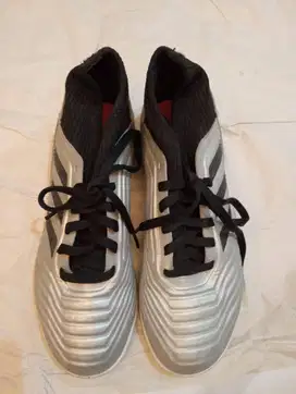 Sepatu Bola Adidas Abu-Abu Size 36