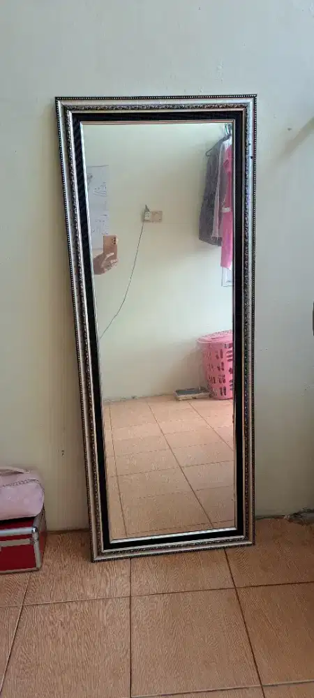 Kaca Hias Dindinding