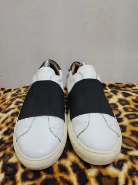 Sepatu Givenchy Paris