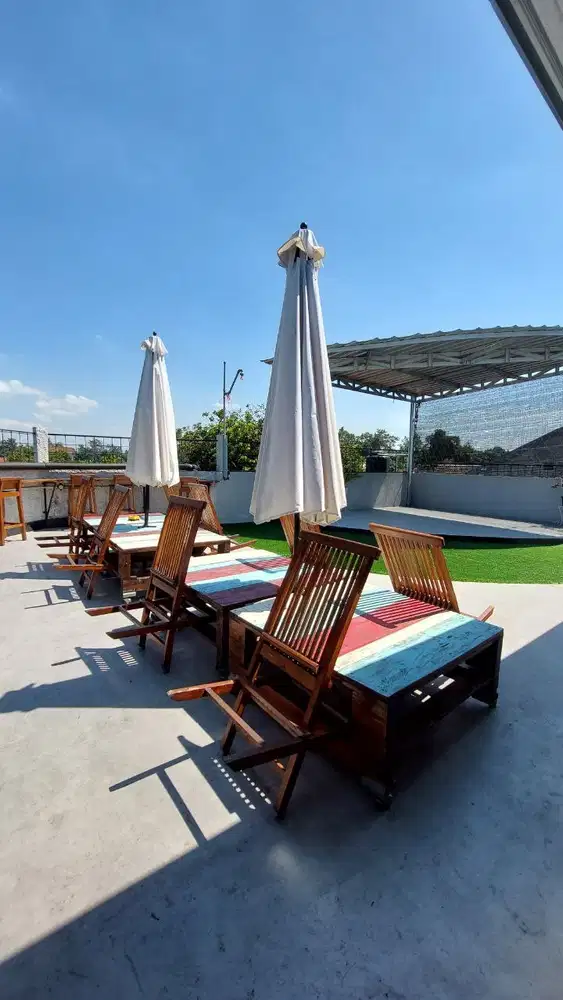 Rumah Kostel Kost-kostan Rasa Hotel + Cafe Industrialis Utara Concat