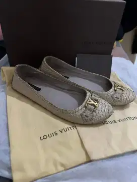 Sepatu louis vuitton original