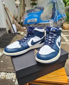 Sepatu - NIKE AIR JORDAN - SZ 42 - WHITE NAVY