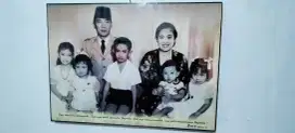 Foto Proklamator Kemerdekaan RI Bung Karno bersama keluarga