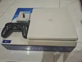 Ps4 slim 1TB bebas reqeust game terbaru