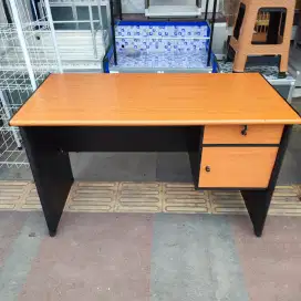 MEJA TULIS KANTOR