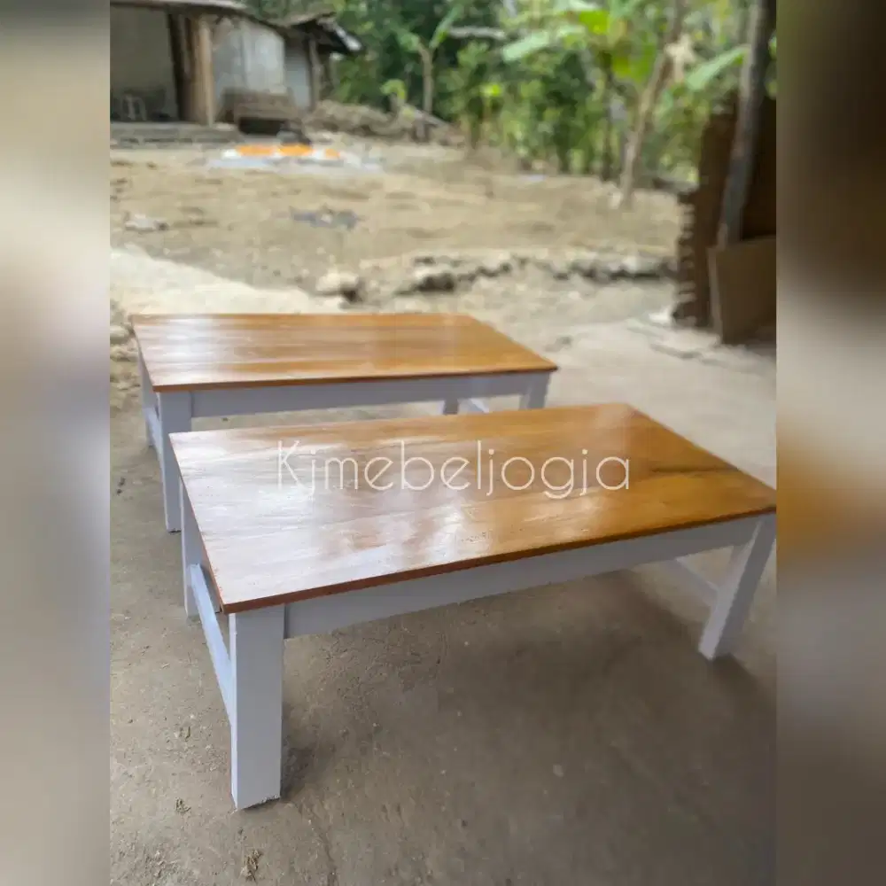 Meja lesehan Murmer