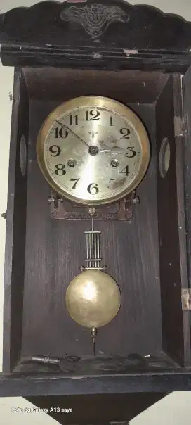 Jam dinding jadul