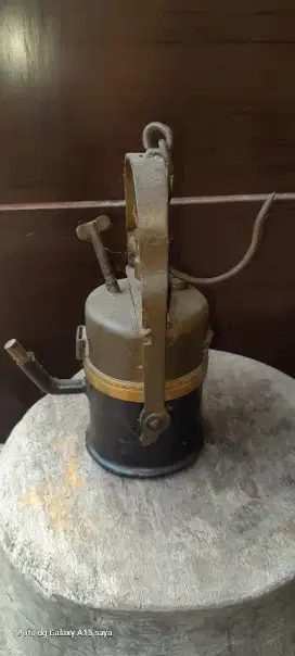 Lampu caving jadul