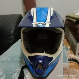 Helm motocross bekas tapi masih bagus