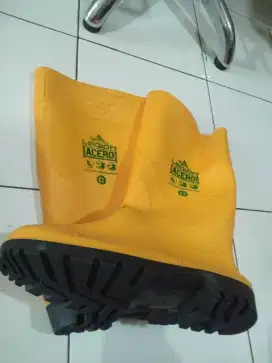 Jual  saja sepatu boot beli gak jadi dipkaai