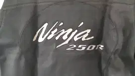 Dijual Jaket Kulit Bawaan Ninja 250 Karbu