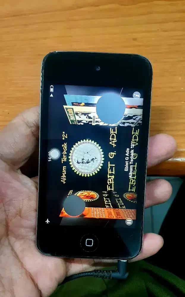 Ipod touch 4th gen 8gb, fisik sesuai gambar normal