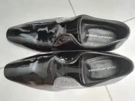 Sepatu Kurt Geiger