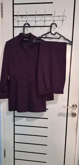 Blazer ( Lengan panjang & celana panjang) .Warna Ungu Buah Manggis