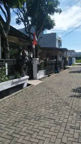 Palm Indah rumah asri dan luas di kompleks elit cimahi utara