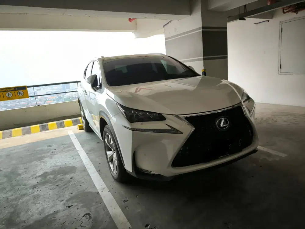 Like NEW ODO 19rb. Lexus NX200t 2016 simpanan. Bisa tukar tambah