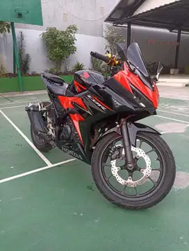 Jual Honda CBR 150 2019 Black Red Good Condition Kilometer ASLI