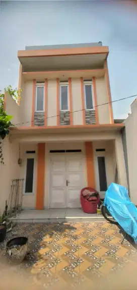 Dijual cpt rumah baru 550jt dua lantai pojok huk lokasi cikumpa depok