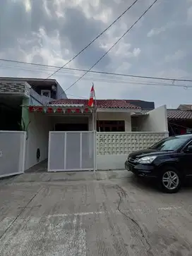 Rumah di tytian kencana bekasi utara