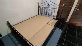 Di jual paket ranjang besi tempat dan springbed