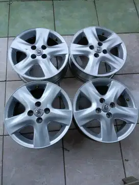 Di jual velg mobil toyota