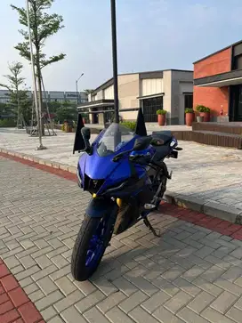 YAMAHA R15 2022 biru low km