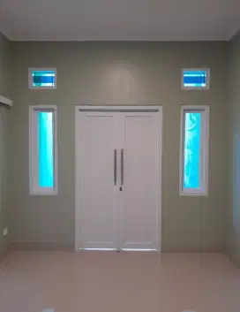 Pintu doble aluminium dan kaca