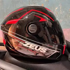 Helm Zeus ZS811 SIZE M Black Red Plasma