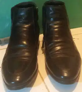 Sepatu formal kulit boot Pierre Cardin preloved