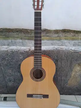 Gitar akustik second