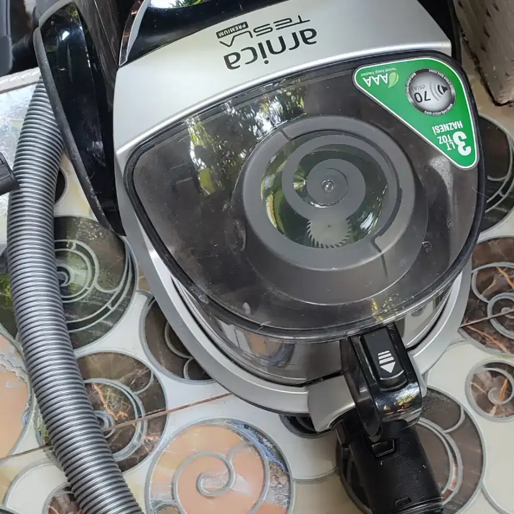 Vacuum cleaner pembersih debu TESLA