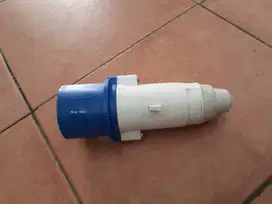 Legrand IP44 3-pin socket 58124 untuk kabel daya tinggi (A290)