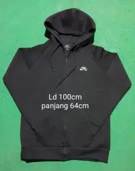 Jaket hoodie nike size M