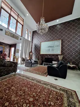 DIJUAL RUMAH MEWAH ALA VILLA DI BINTARO SEKTOR 9 ADA KOLAM RENANG