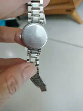 Jam tangan wanita Guy laroche original  kondisi mati