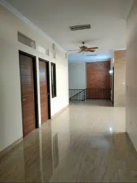 Taman Kopo Indah 2 Rumah 2 Lt Siap Huni Disewakan