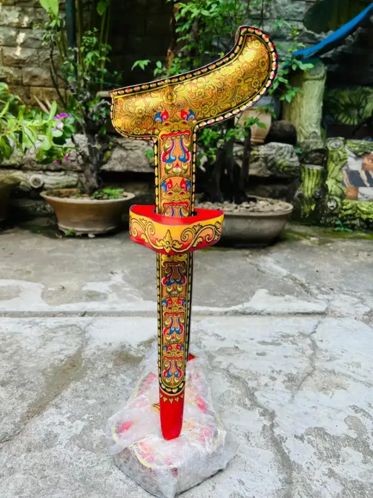 Standing Keris Sunggingan