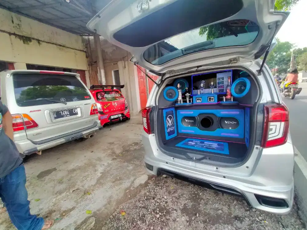 Box dan audio calya sigra