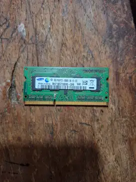 Ram laptop 2gb ddr3 masih seperti baru,ori copotan laptop