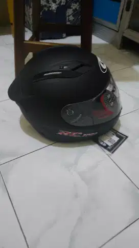 KYT RC7 size M masih baru