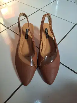 Adorable Project, Sepatu Heels kaca warna coklat