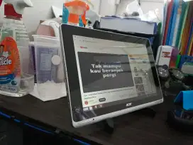 Laptop tablet acer touchsreen 2/32